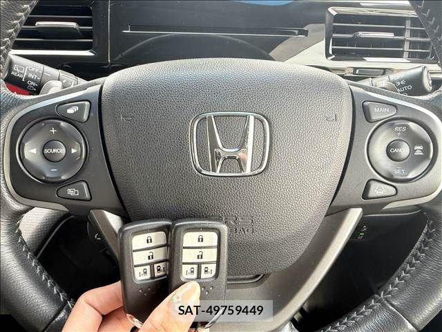 Honda STEP WGN 2019-06 8338011-17