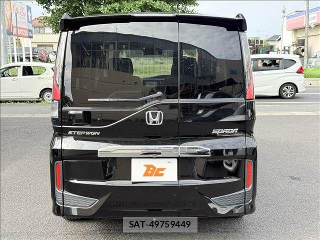 Honda STEP WGN 2019-06 8338011-22