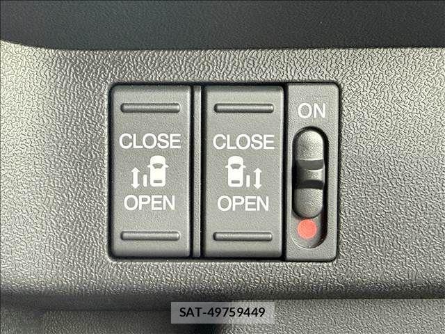 Honda STEP WGN 2019-06 8338011-3