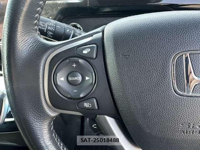 Honda STEP WGN 2018-04 8355659-15