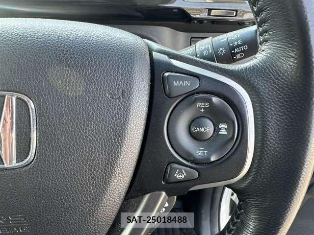 Honda STEP WGN 2018-04 8355659-16