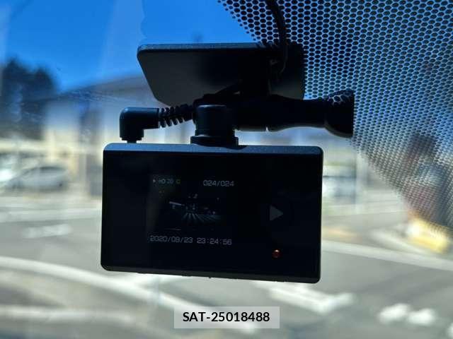 Honda STEP WGN 2018-04 8355659-23