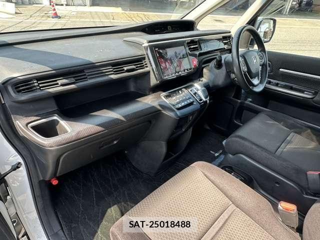 Honda STEP WGN 2018-04 8355659-7