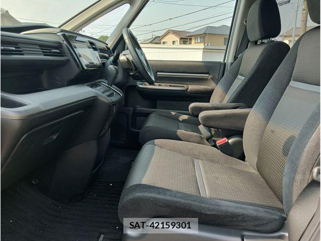 Honda STEP WGN 2018-01 8355658-9