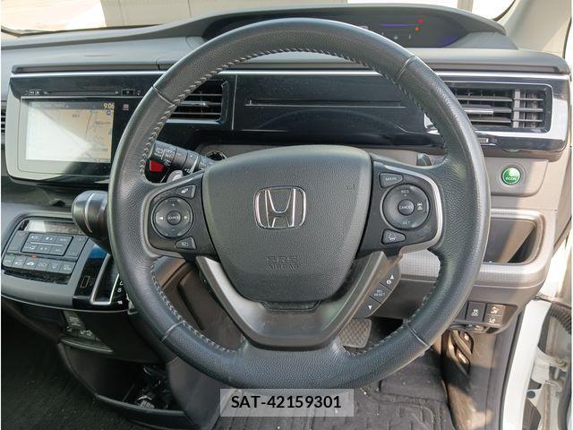 Honda STEP WGN 2018-01 8355658-11