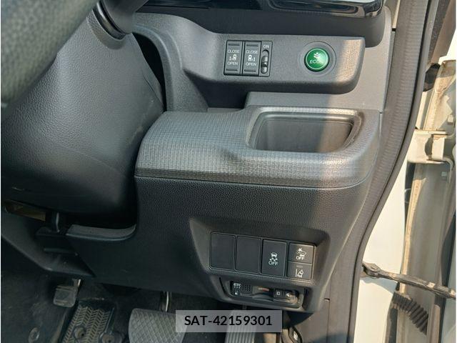 Honda STEP WGN 2018-01 8355658-12
