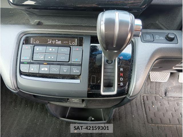 Honda STEP WGN 2018-01 8355658-15