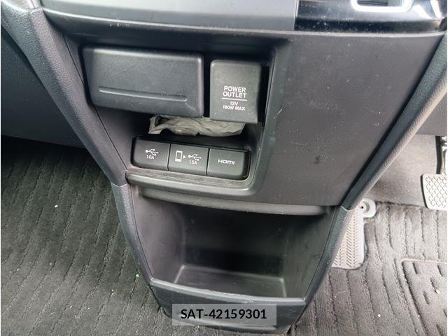 Honda STEP WGN 2018-01 8355658-16