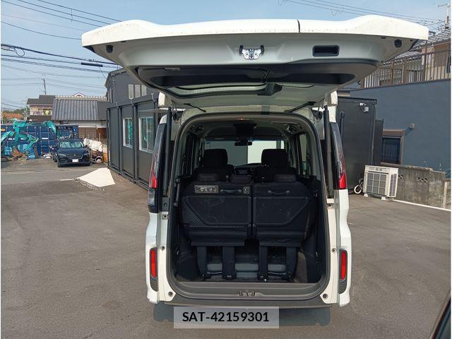 Honda STEP WGN 2018-01 8355658-23