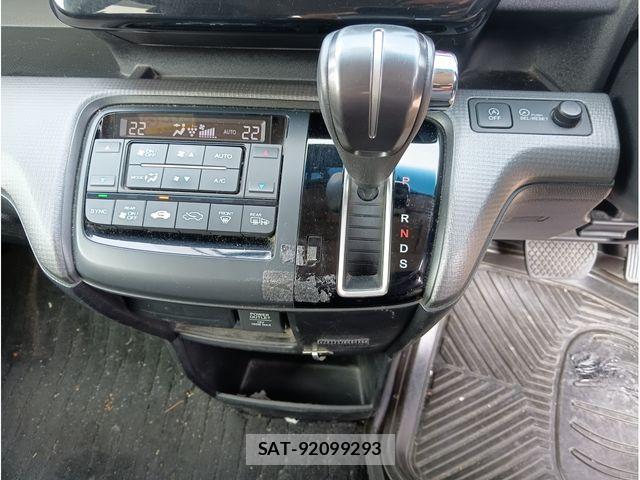 Honda STEP WGN 2018-05 8353765-15