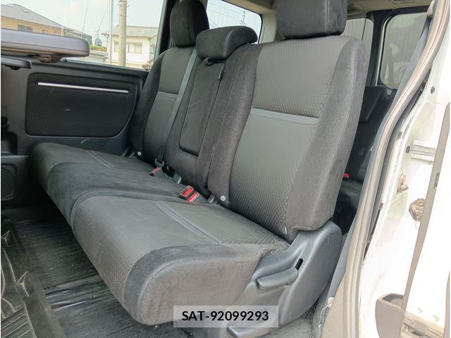 Honda STEP WGN 2018-05 8353765-20
