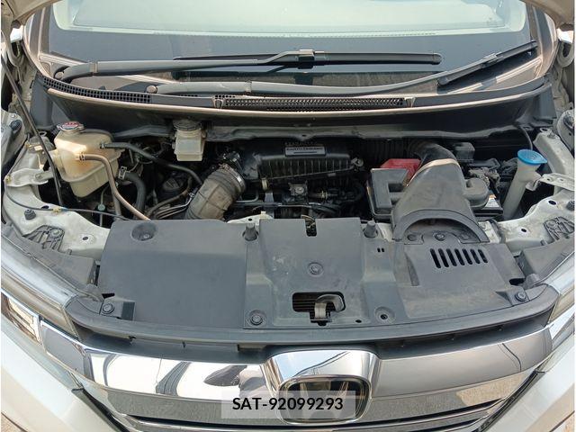 Honda STEP WGN 2018-05 8353765-28