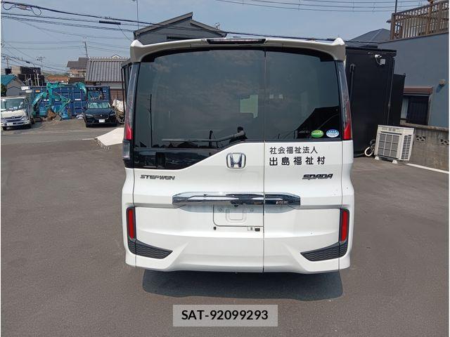 Honda STEP WGN 2018-05 8353765-5