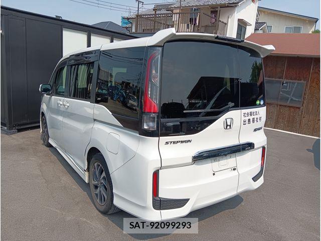 Honda STEP WGN 2018-05 8353765-6