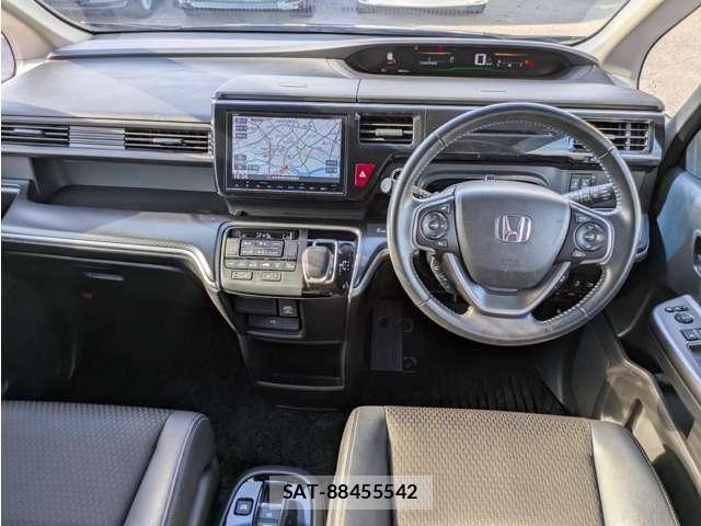Honda STEP WGN 2017-09 8355657-12
