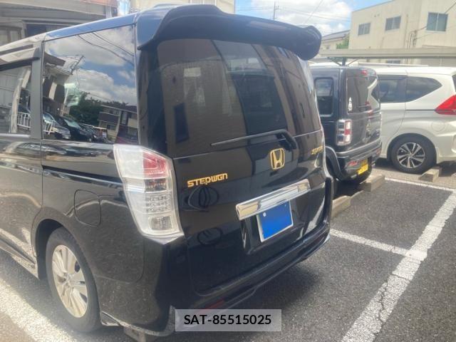Honda STEP WGN 2010-01 8355666-4