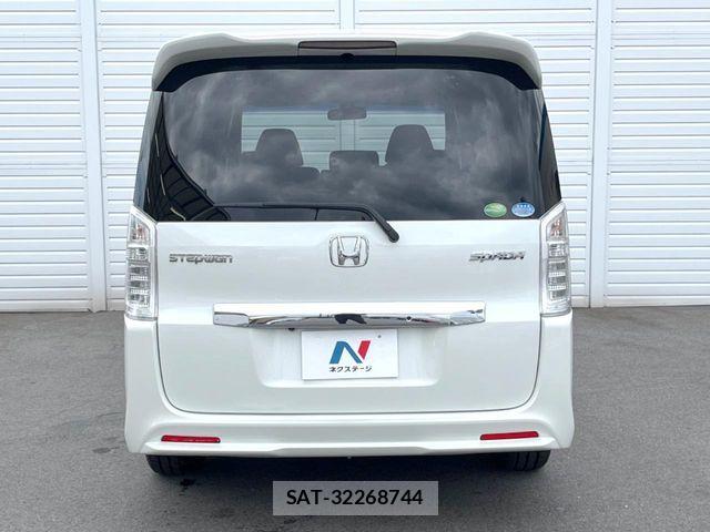 Honda STEP WGN 2013-09 8355663-16