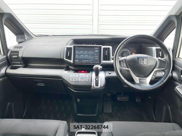 Honda STEP WGN 2013-09 8355663-1