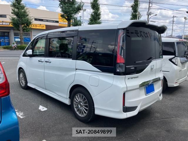 Honda STEP WGN 2017-08 8369009-2