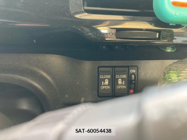 Honda STEP WGN 2015-12 8369011-21