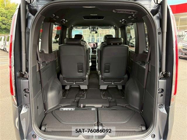 Honda STEP WGN 2026-05 8368999-17