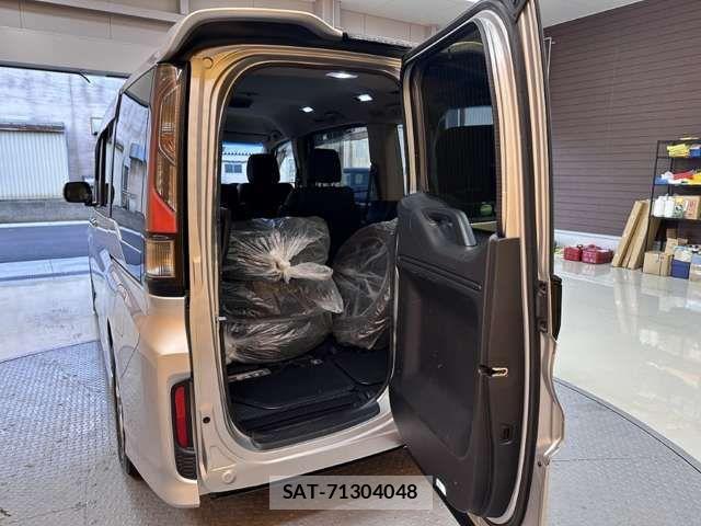 Honda STEP WGN 2017-09 8369013-19