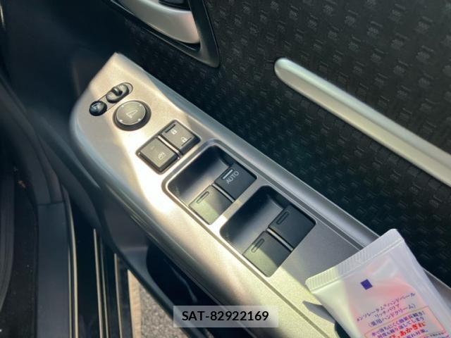 Honda STEP WGN 2018-04 8372231-9