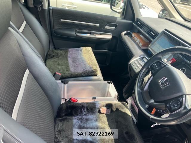 Honda STEP WGN 2018-04 8372231-10