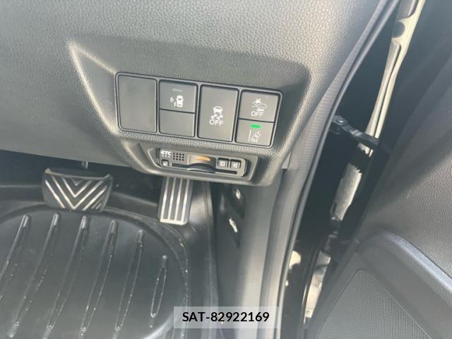 Honda STEP WGN 2018-04 8372231-11