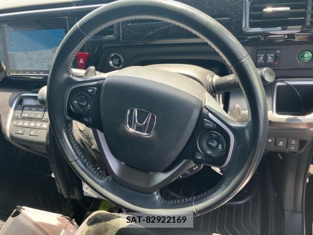Honda STEP WGN 2018-04 8372231-12