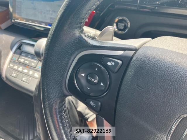 Honda STEP WGN 2018-04 8372231-14