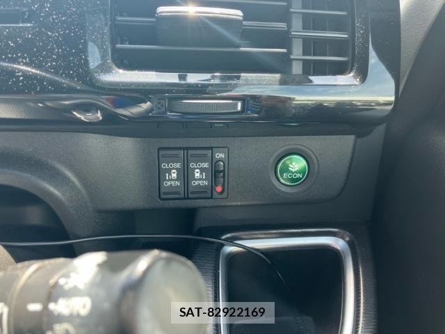 Honda STEP WGN 2018-04 8372231-19