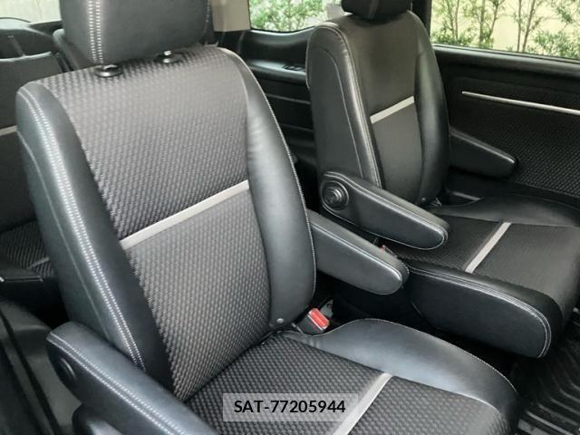 Honda STEP WGN 2016-06 8372232-14