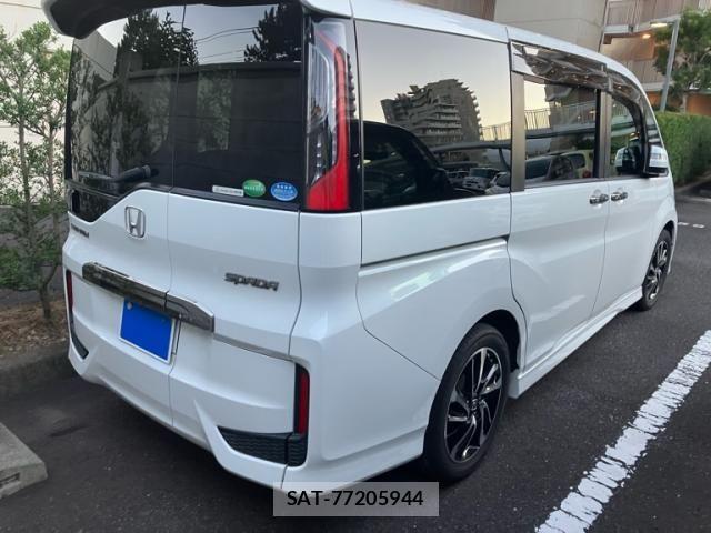 Honda STEP WGN 2016-06 8372232-3