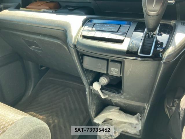 Honda STEP WGN 2015-05 8415131-26