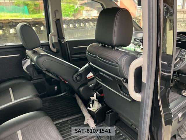 Honda STEP WGN 2016-11 8415130-14