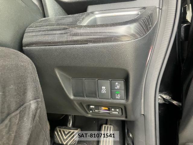 Honda STEP WGN 2016-11 8415130-19