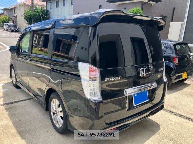 Honda STEP WGN 2009-11 8415152-1