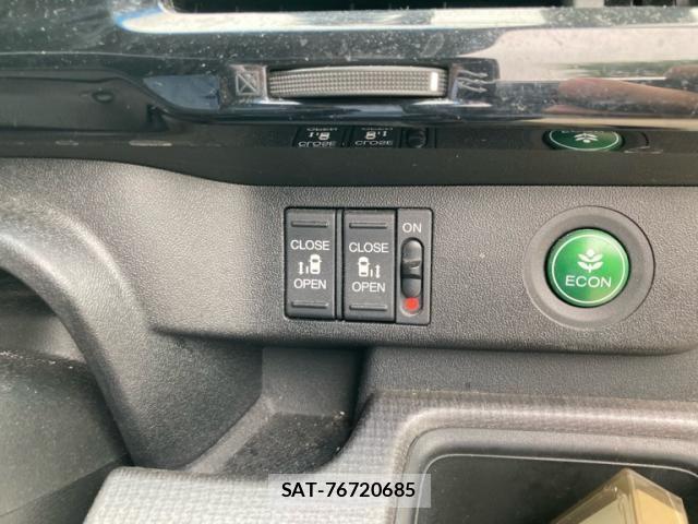 Honda STEP WGN 2017-02 8415138-18