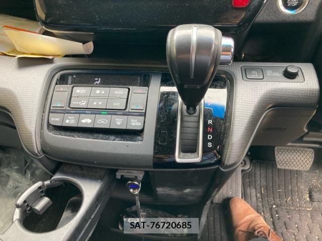 Honda STEP WGN 2017-02 8415138-22