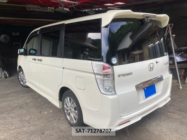 Honda STEP WGN 2012-03 8415149-1