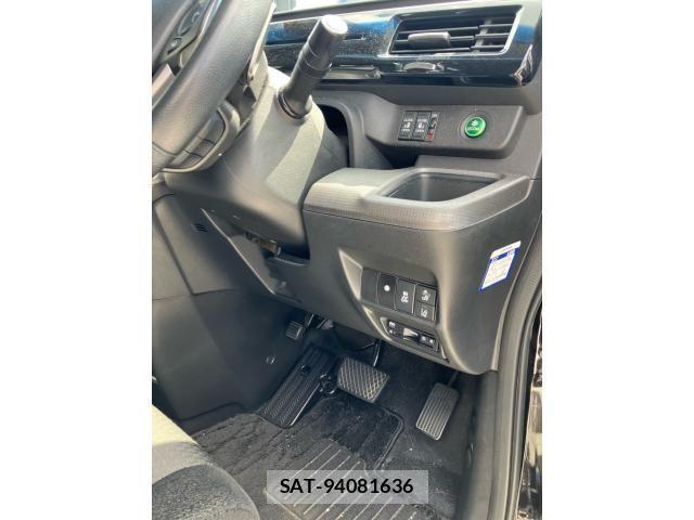 Honda STEP WGN 2018-12 8415118-16