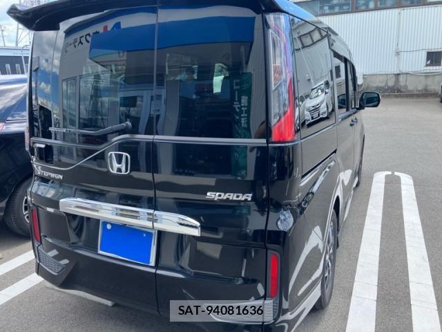 Honda STEP WGN 2018-12 8415118-2