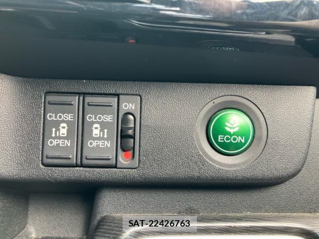 Honda STEP WGN 2017-12 8415119-9