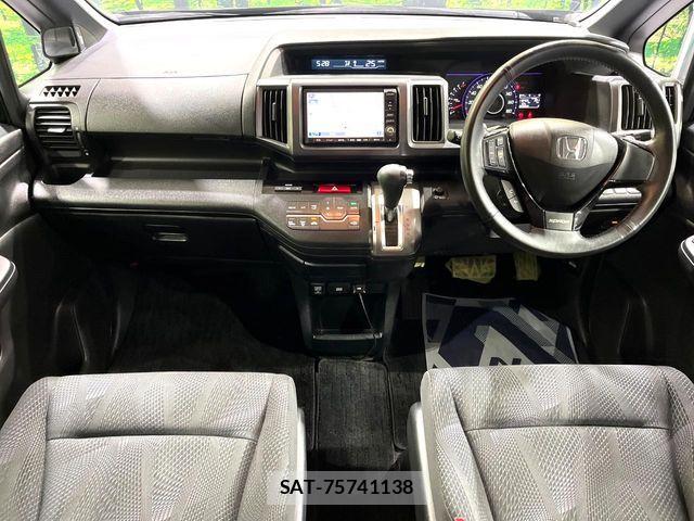 Honda STEP WGN 2012-01 8438936-1