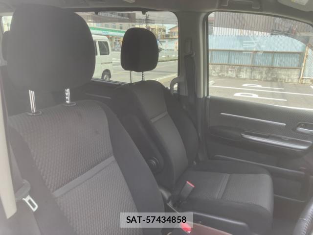 Honda STEP WGN 2017-07 8438934-11