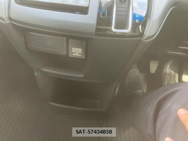 Honda STEP WGN 2017-07 8438934-22