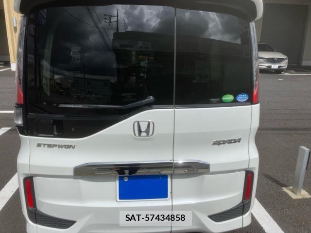 Honda STEP WGN 2017-07 8438934-4