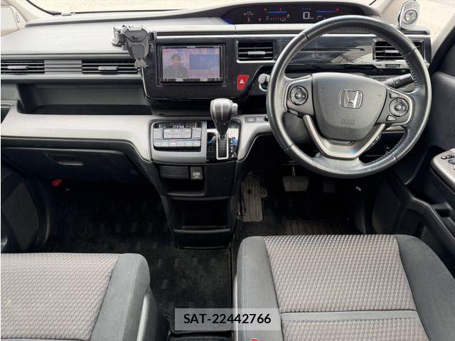 Honda STEP WGN 2015-06 8458521-11