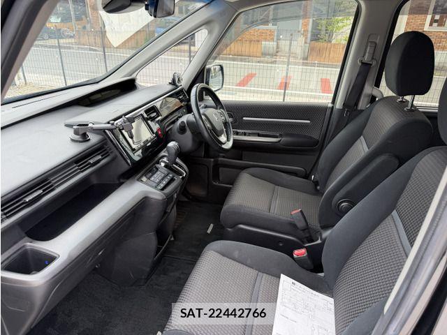 Honda STEP WGN 2015-06 8458521-13